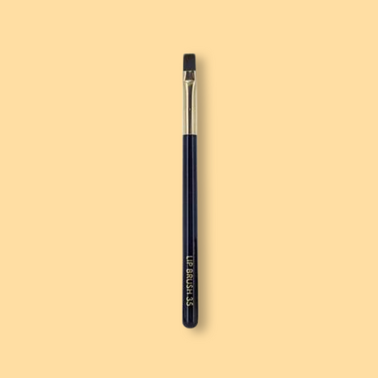 Discover the Estee Lauder Lip Brush 35, makeup tool