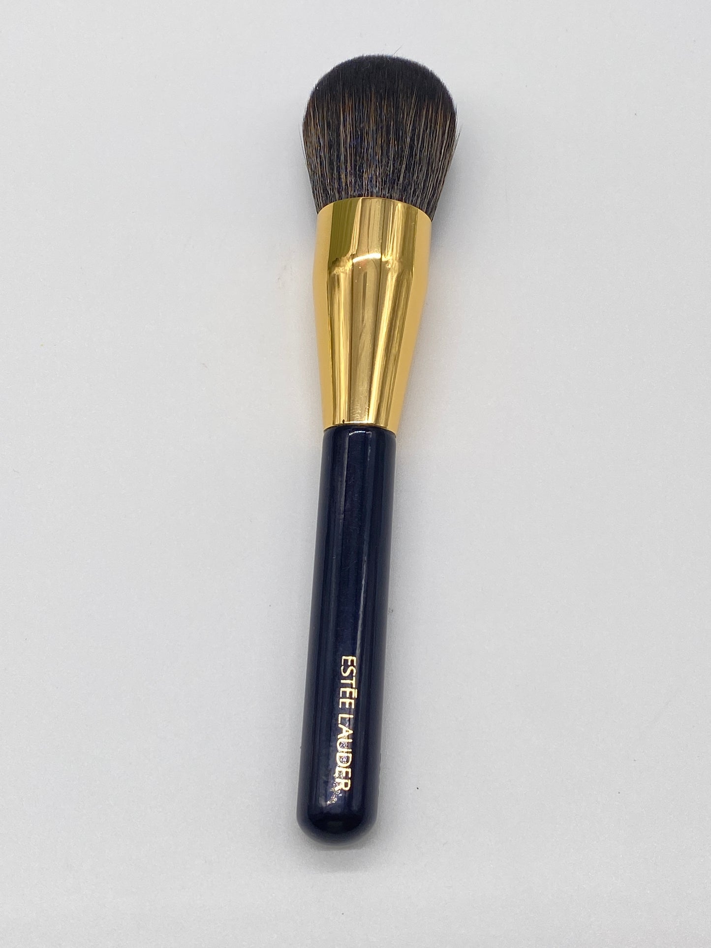 High-quality brush designed for perfect powder foundation