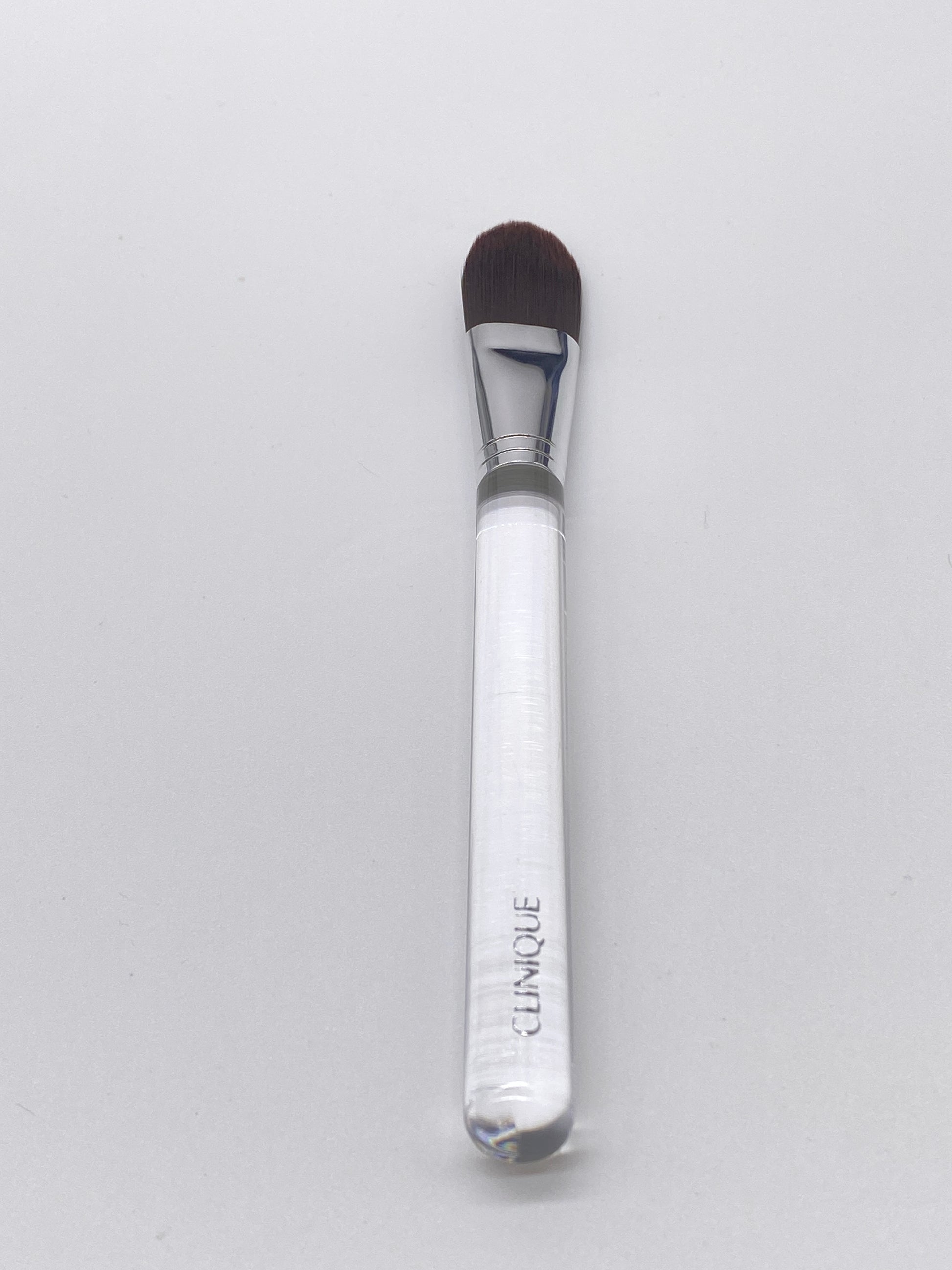 This high-quality Makeup Brush blends seamlessly, flawlessly