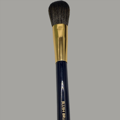 Estee Lauder Blush Brush Perfect for flawless application